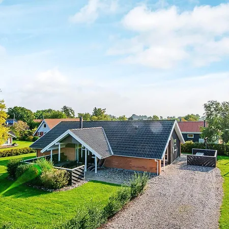 5 Star Holiday Home In Juelsminde *