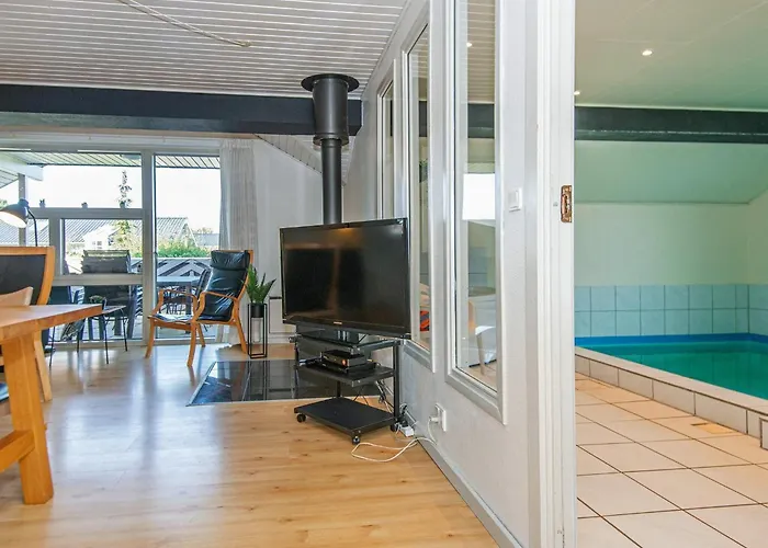 10 Person In Juelsminde